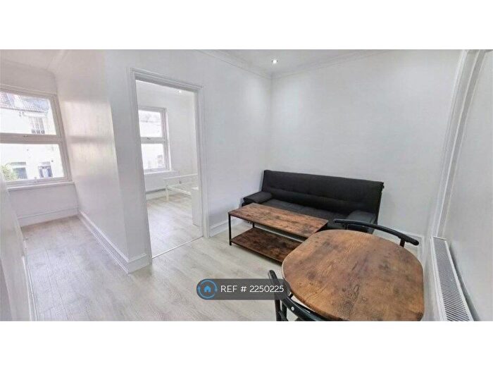 2 Bedroom Maisonette To Rent In Frith Road, London, E11