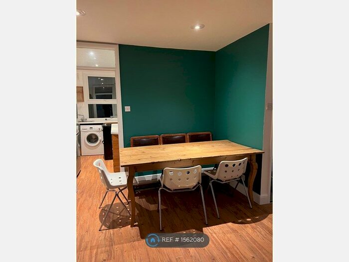 1 Bedroom Flat To Rent In Meadow Road, London, SW8