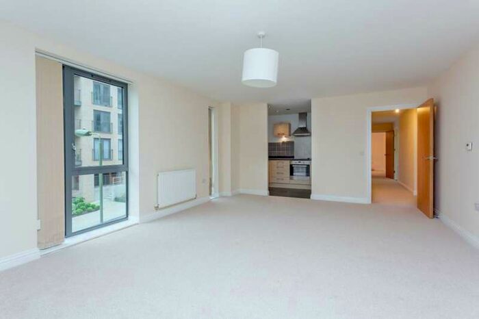 3 Bedroom Flat To Rent In Charcot Road, Colindale NW9