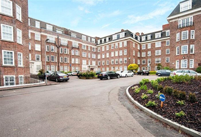 4 Bedroom Flat To Rent In Avenue Road, St John's Wood, NW8