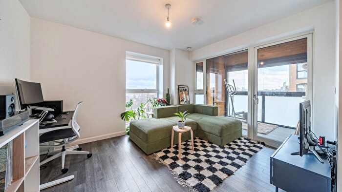 1 Bedroom Flat For Sale In Tidey Apartments, East Acton Lane, W3