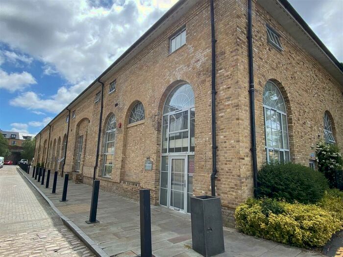 2 Bedroom Penthouse To Rent In The Carriages Ware, SG12