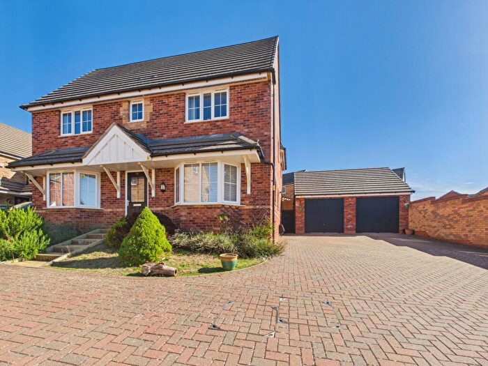 4 Bedroom Detached House For Sale In Cowley Meadow Way, Crick, NN6