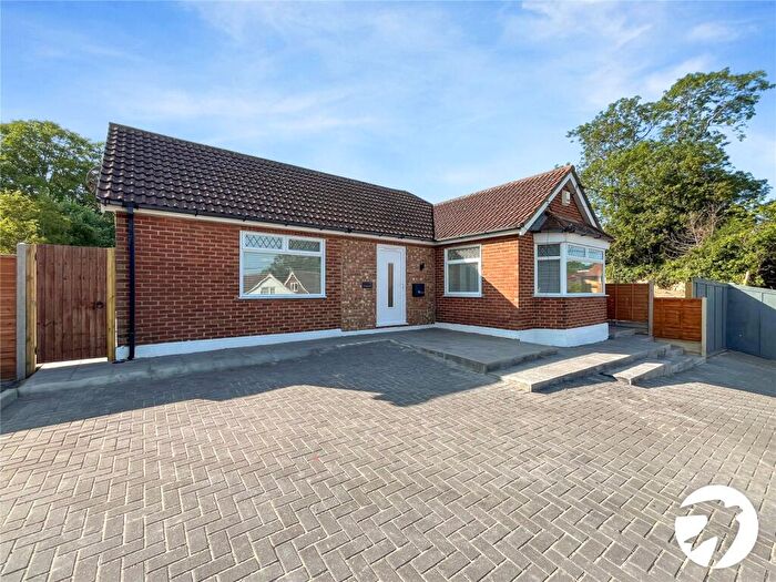 4 Bedroom Detached House To Rent In Pilgrims Way, Cuxton, Rochester, Kent, ME2