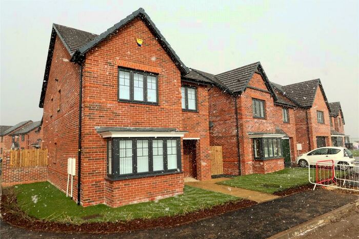 4 Bedroom Detached House To Rent In Moor Close, Burnopfield, Newcastle Upon Tyne, NE16