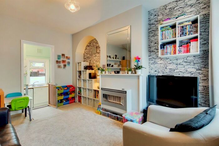 2 Bedroom Terraced House To Rent In Granden Road, Norbury, SW16