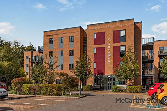 2 Bedroom Flat For Sale In Pinnoc Mews Bakers Way, Exeter, Devon, EX4
