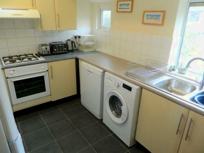 6 Bedroom House To Rent In Woodville Road, Cathays, Cardiff, CF24