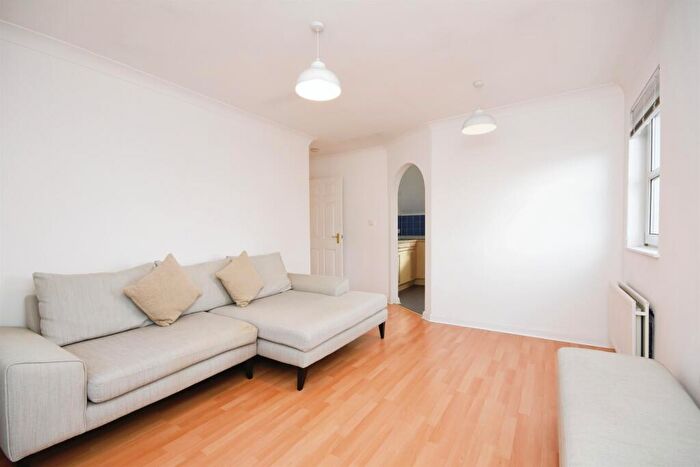 1 Bedroom Flat For Sale In Primrose Hill, Chelmsford, CM1