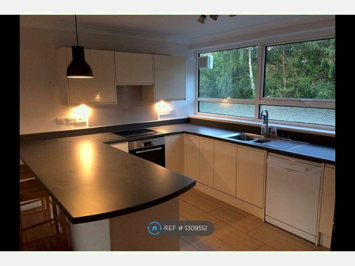 3 Bedroom Flat To Rent In St Margarets, Guildford GU1