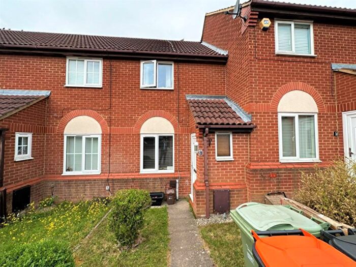 2 Bedroom Terraced House To Rent In Yately Close, Bushmead, Luton, LU2