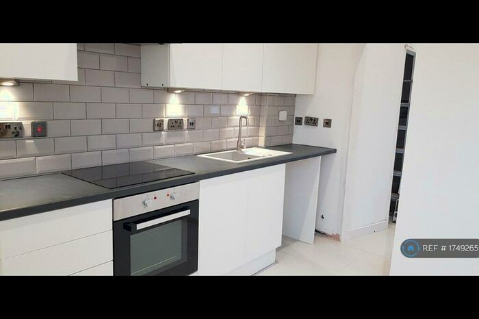 1 Bedroom Flat To Rent In Keyworth, Nottingham, NG12