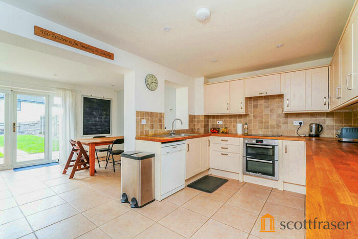 4 Bedroom Detached House To Rent In Oxlease, OX28