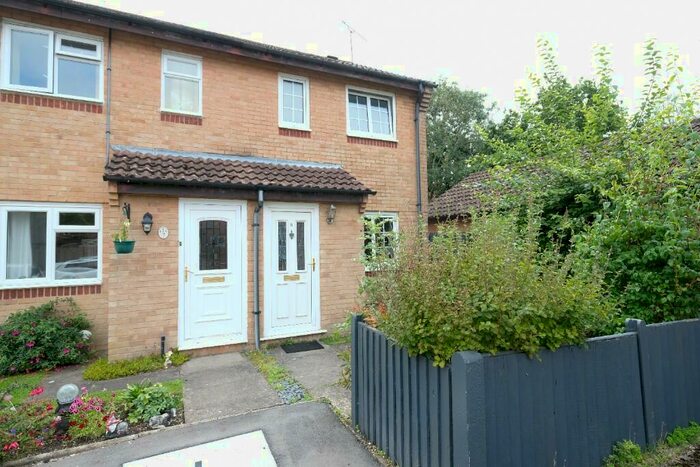 2 Bedroom End Of Terrace House For Sale In Woodmoor Close, Marchwood, Southampton, SO40