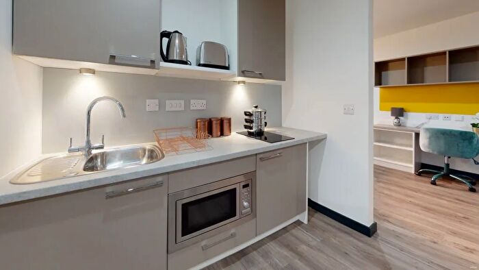 Studio To Rent In Dumfries, Luton, LU1