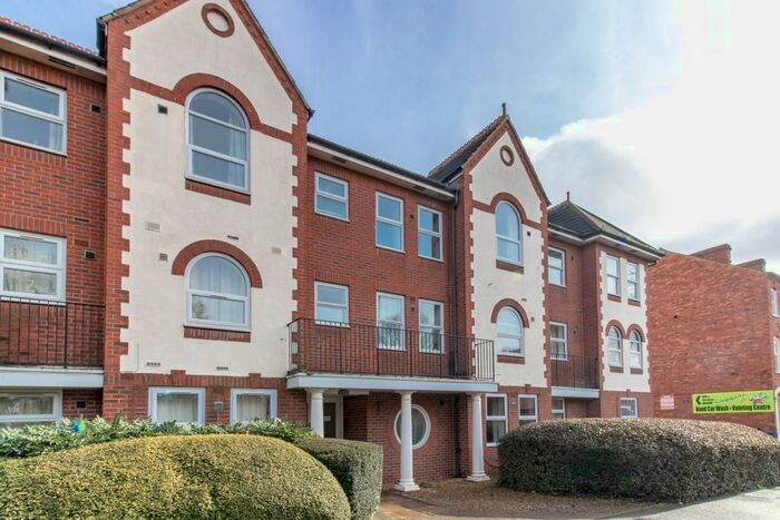 2 Bedroom Flat To Rent In Coopers Gate, Banbury, OX16