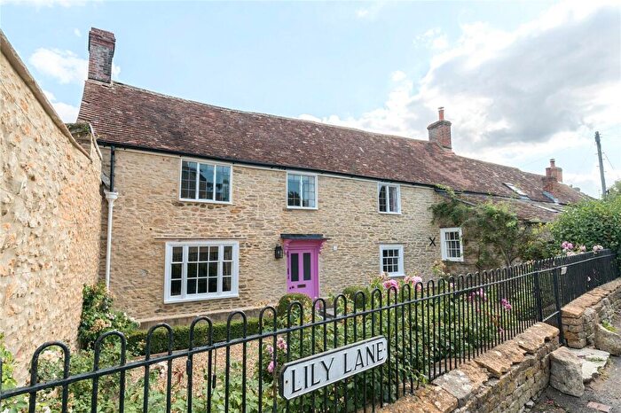 4 Bedroom House For Sale In Lily Lane, Templecombe, Somerset, BA8