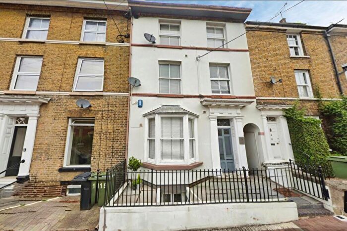 1 Bedroom Flat For Sale In Brewer Street, Maidstone, Kent, ME14