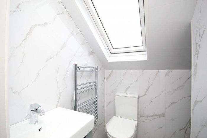 2 Bedroom Flat To Rent In Carlton Avenue, Harrow, Middlesex, HA3