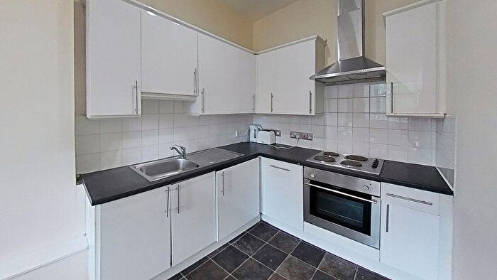 3 Bedroom Flat To Rent In Madeira Street, Edinburgh, EH6