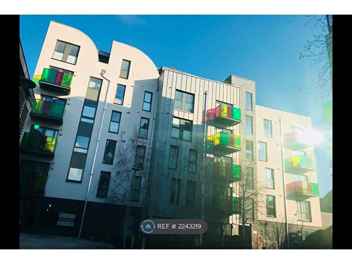 1 Bedroom Flat To Rent In Bicycle Mews, London, SW4