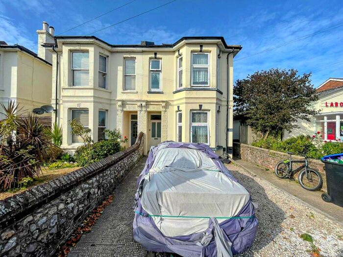 1 Bedroom Flat To Rent In Lyndhurst Road, Worthing, BN11