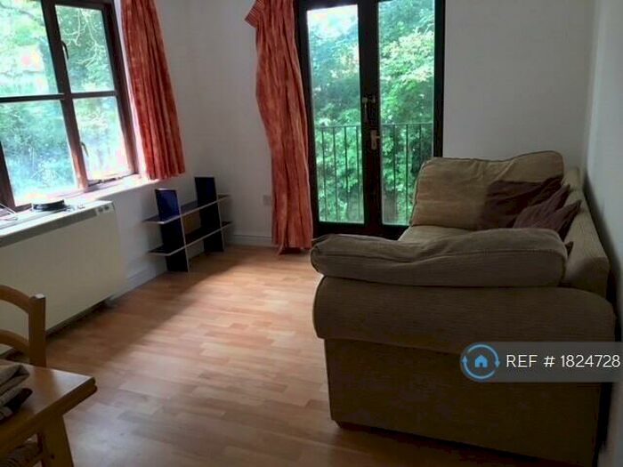 1 Bedroom Flat To Rent In Burgess Road, Southampton, SO16