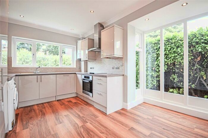 3 Bedroom End Of Terrace House To Rent In Milton Road, Cambridge, CB4