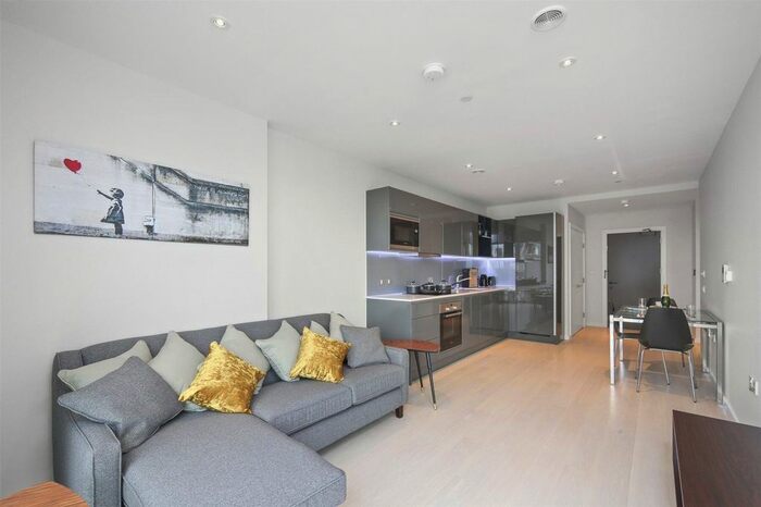 1 Bedroom Flat To Rent In Glasshouse Gardens, London, E20