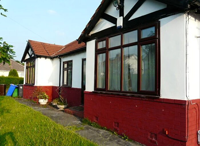 4 Bedroom Semi-Detached House To Rent In Burnage Hall Road, Manchester, M19