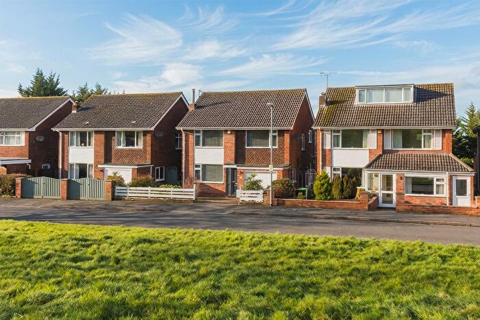 4 Bedroom Detached House For Sale In Parklands Road, Old Walcot, Swindon, SN3