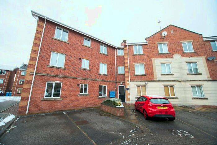 2 Bedroom Ground Flat To Rent In Lock Keepers Court, Hull, East Riding Of Yorkshire, HU9