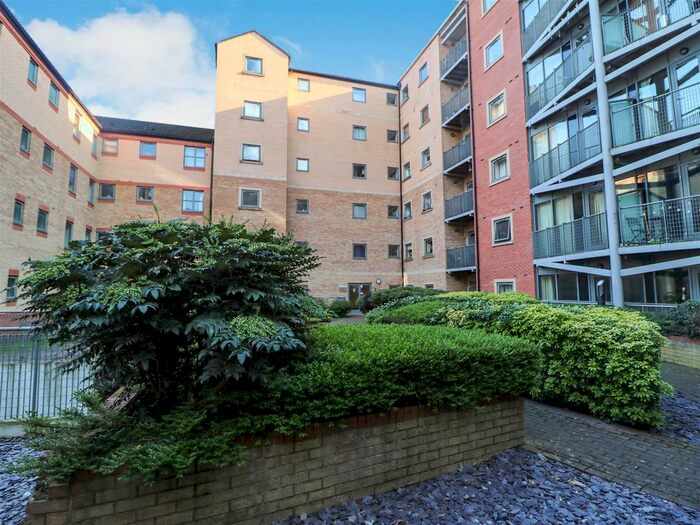 3 Bedroom Flat To Rent In Kentmere Drive, Doncaster, DN4