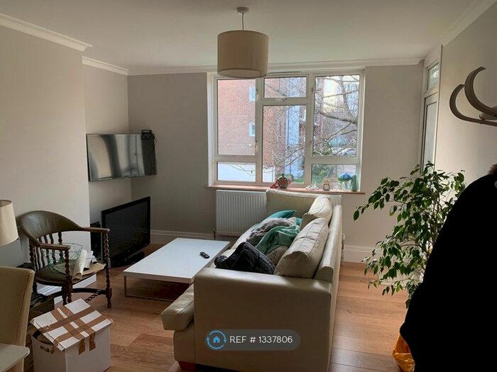 4 Bedroom Flat To Rent In Stroudley House, London, SW8