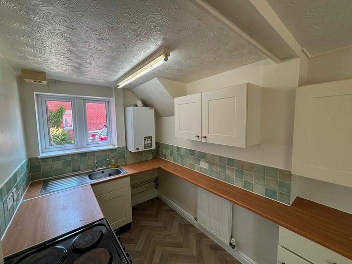 2 Bedroom Flat To Rent In Evesham Road, Astwood Bank, Redditch, B96