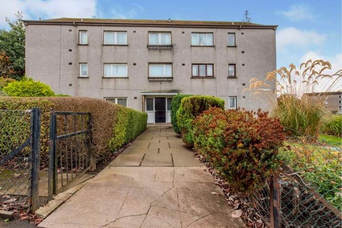 2 Bedroom Flat To Rent In Oxgangs Green, Edinburgh, EH13