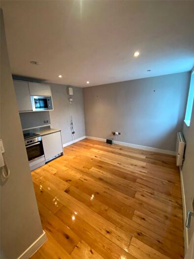 1 Bedroom Flat To Rent In Halfway Street, Sidcup, Kent, DA15