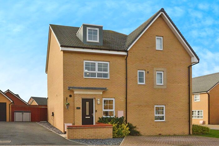 4 Bedroom Semi Detached House For Sale In Abbats Wood, Eagle Farm South, Milton Keynes, MK17