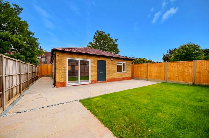 2 Bedroom Bungalow To Rent In Nicoll Road, London, NW10