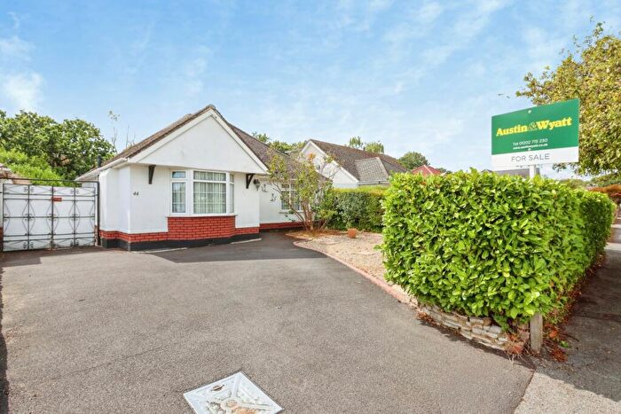 2 Bedroom Bungalow For Sale In Evering Avenue, Poole, Dorset, BH12