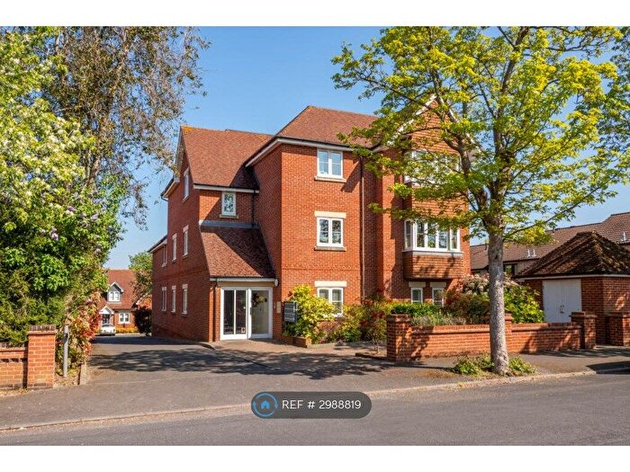 2 Bedroom Flat To Rent In Tegan Court, Sutton, SM2