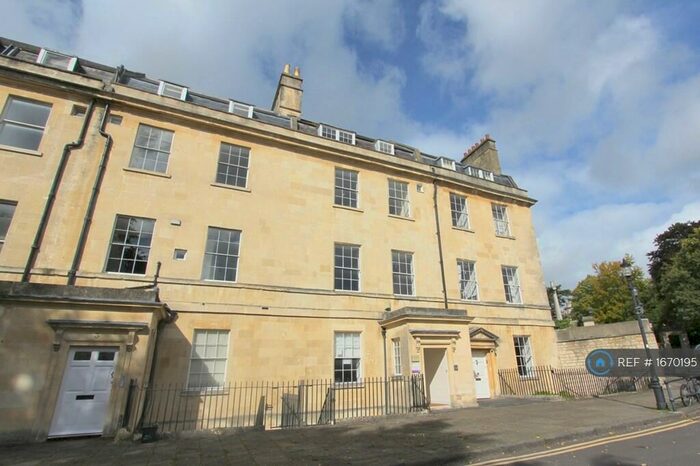 2 Bedroom Flat To Rent In Queens Parade, Bath, BA1