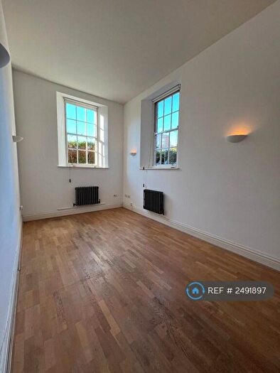 1 Bedroom Flat To Rent In Balfour House, London, SW11