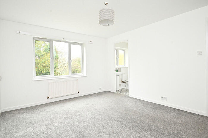 4 Bedroom Detached House For Sale In Stonecrop Drive, Harrogate, HG3