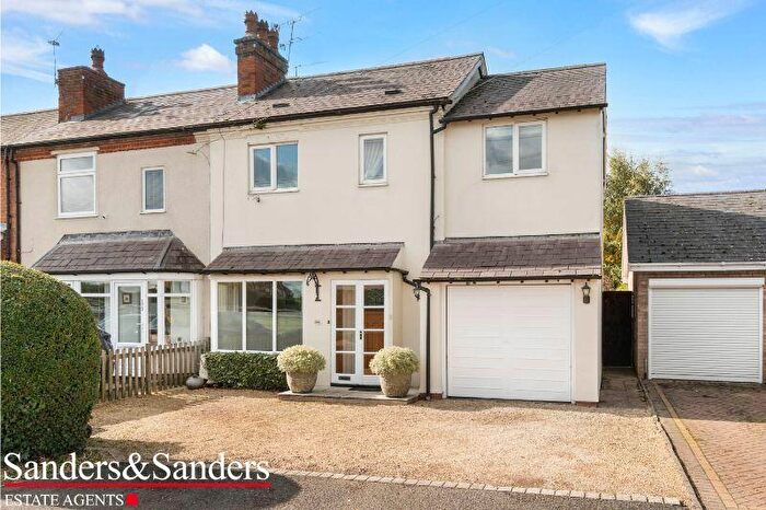 4 Bedroom End Of Terrace House For Sale In Alcester Road, Studley, B80