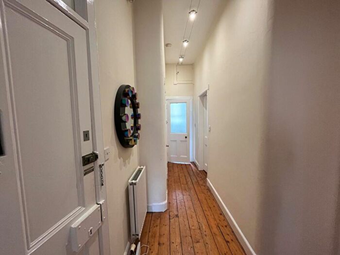 2 Bedroom Flat To Rent In Comely Bank Street, Edinburgh, EH4