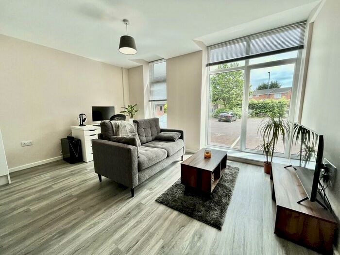 1 Bedroom Apartment To Rent In Southwood House, M5