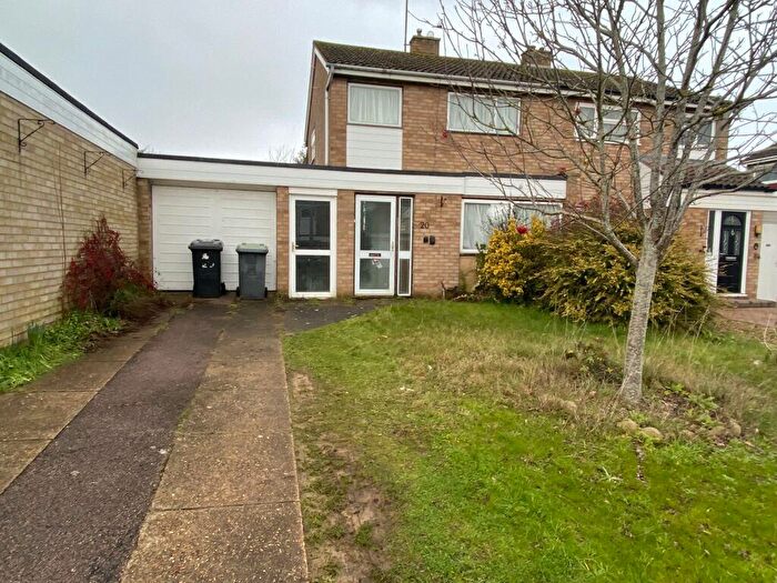 3 Bedroom Semi-Detached House For Sale In Russell Drive, Ampthill, Bedford, MK45