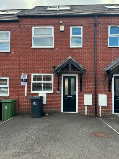 3 Bedroom Town House To Rent In Birchwood Lane, Alfreton, DE55