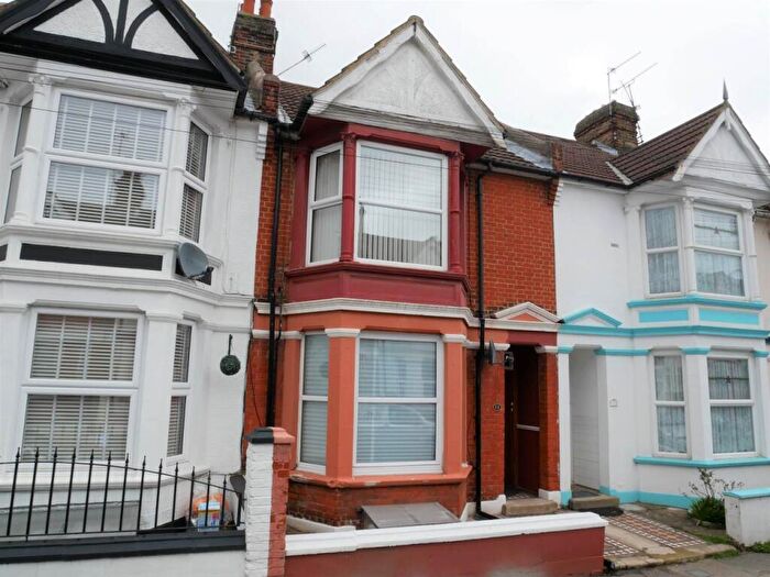 1 Bedroom Flat To Rent In Linden Road, Gillingham, Kent, ME7